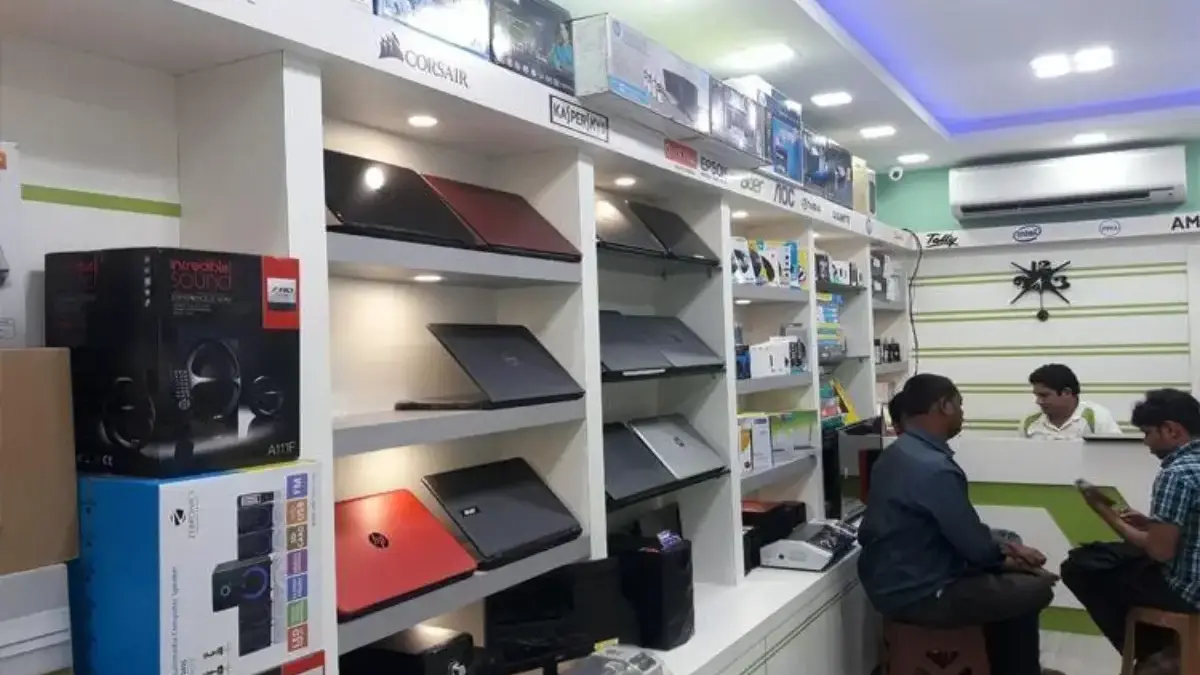 Sensasi Pegang Langsung: Faktor yang Menentukan Keputusan Beli Produk Elektronik di Indonesia