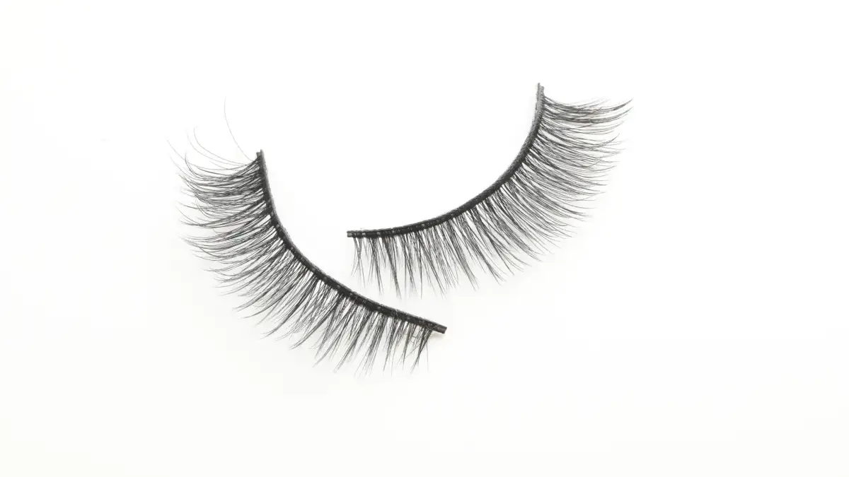 Hukum Memakai Eyelash dalam Islam, Boleh atau Dilarang? Ini Penjelasannya