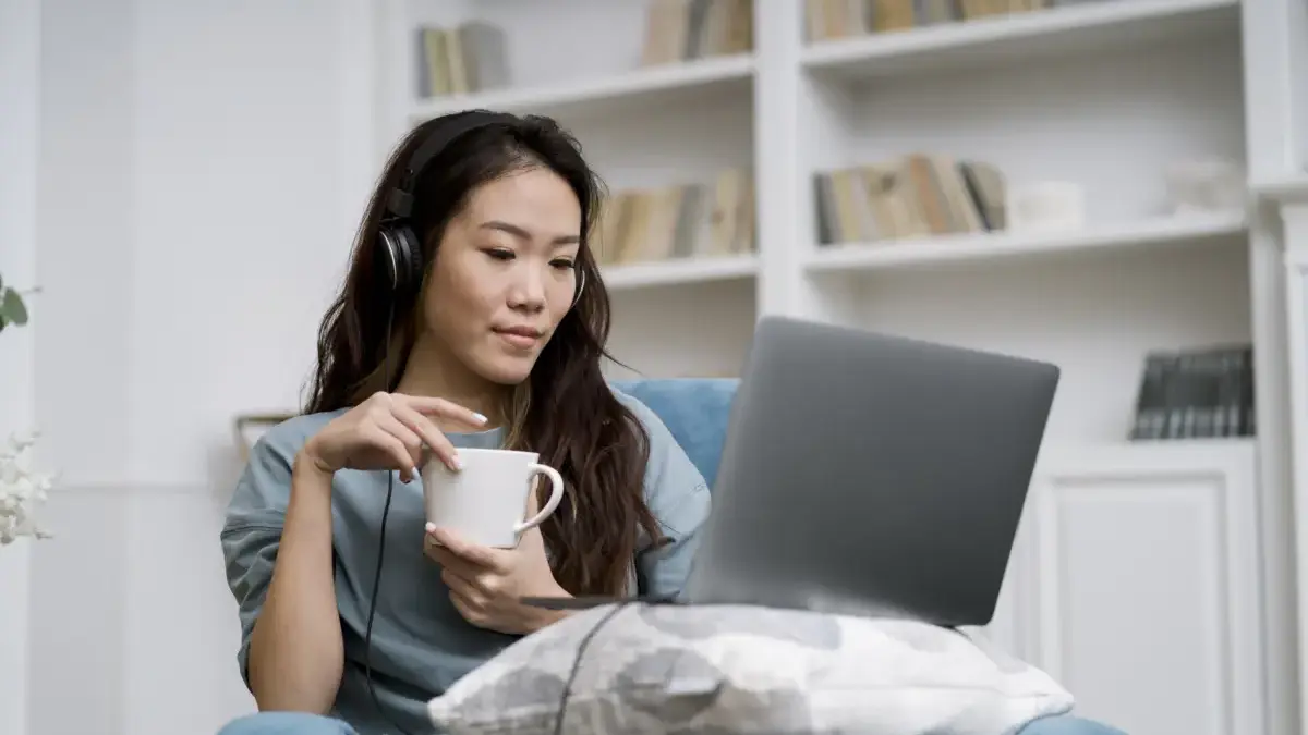 10 Pekerjaan Freelance yang Bisa Dilakukan dari Rumah, Cocok untuk Tambahan Penghasilan 2025