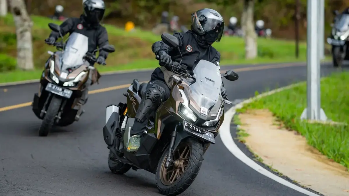 Persiapan Penting Sebelum Menempuh Perjalanan Jauh dengan Motor Persiapan Penting Sebelum Menempuh Perjalanan Jauh dengan Motor