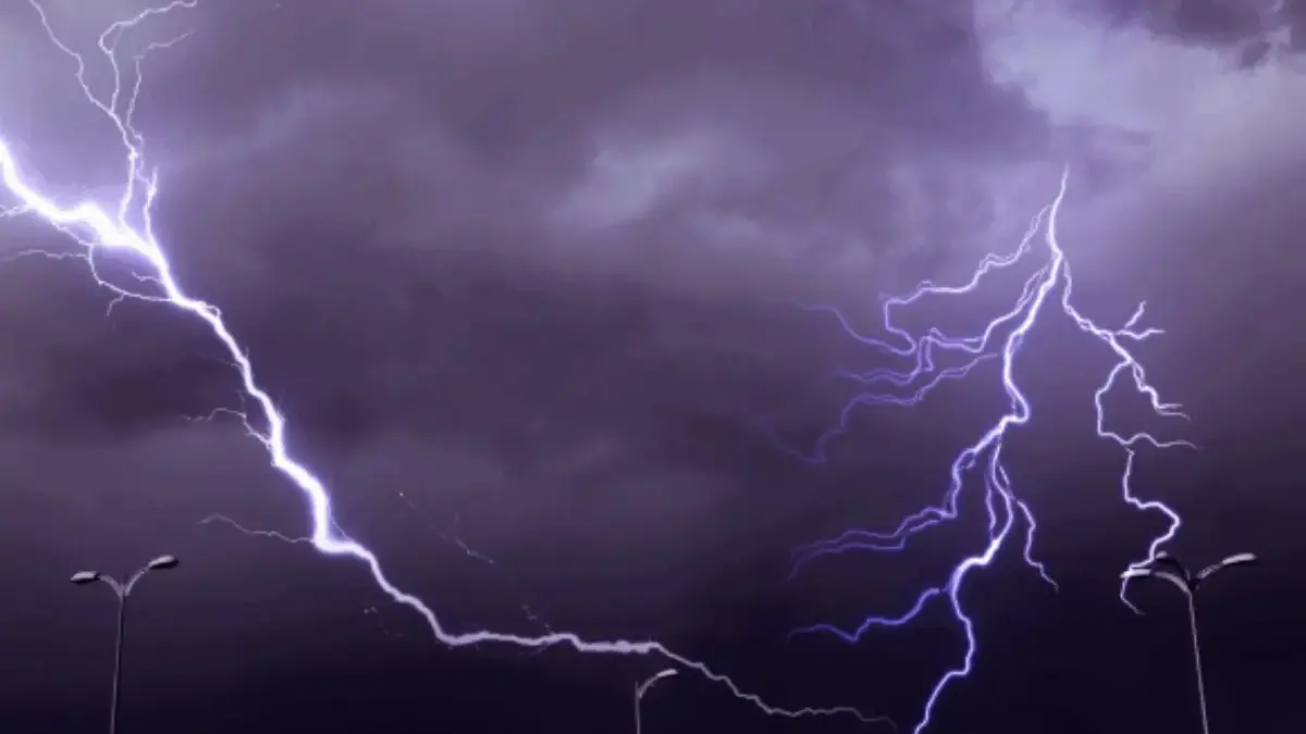 Cuaca Hari Ini: Hujan Petir hingga Awan Tebal Mewarnai Indonesia Cuaca Hari Ini: Hujan Petir hingga Awan Tebal Mewarnai Indonesia