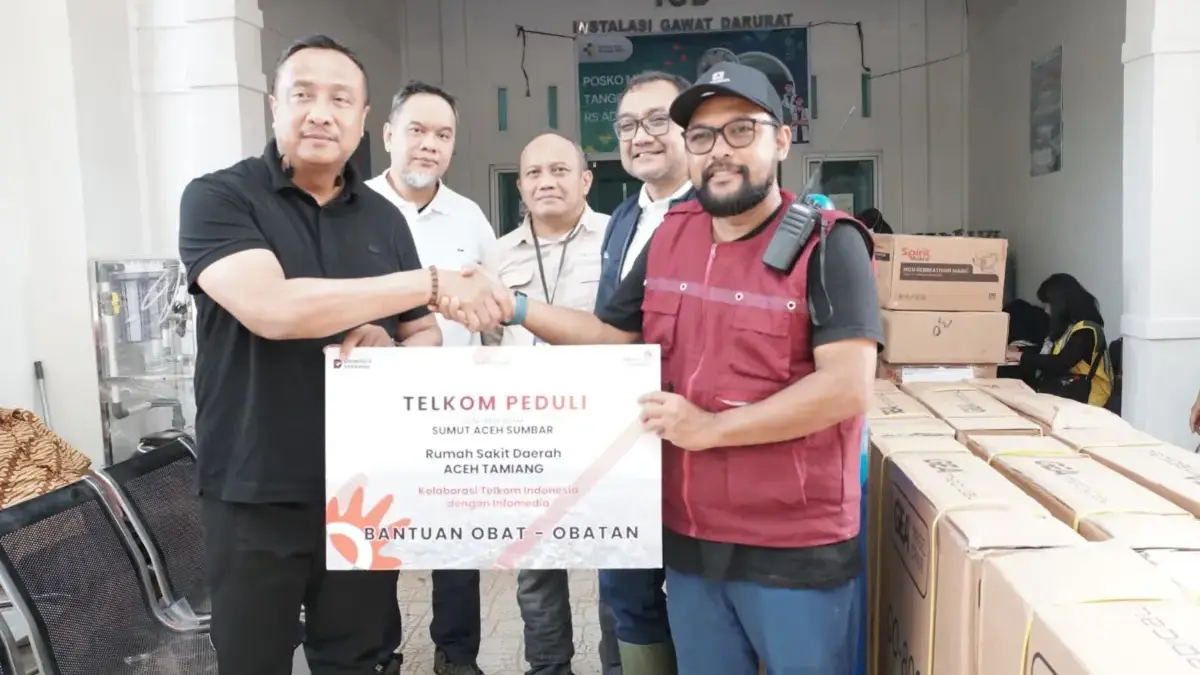 TelkomGroup Salurkan Bantuan Kemanusiaan dan Aktifkan 13 Titik Internet Satelit untuk Korban Bencana Sumatra TelkomGroup Salurkan Bantuan Kemanusiaan dan Aktifkan 13 Titik Internet Satelit untuk Korban Bencana Sumatra