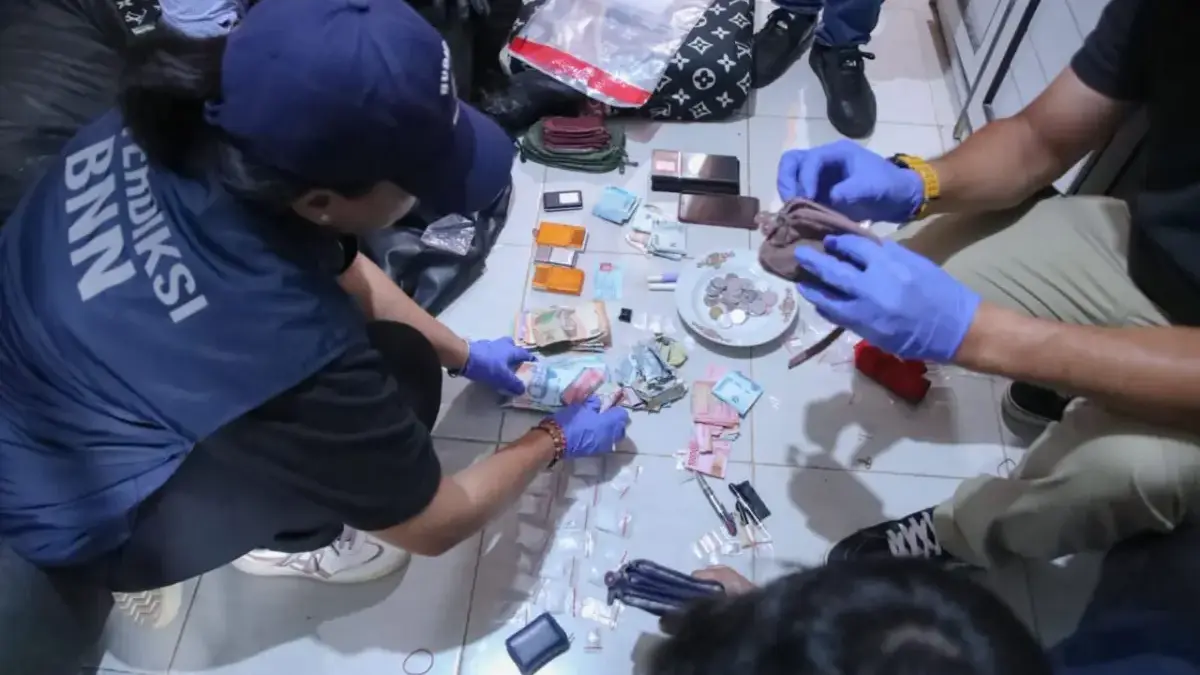 Pasca Geledah Kampung Ambon, Tiba-tiba Muncul Isu Kepala BNN Suyudi Ario Seto - Shandy Aulia Pasca Geledah Kampung Ambon, Tiba-tiba Muncul Isu Kepala BNN Suyudi Ario Seto - Shandy Aulia