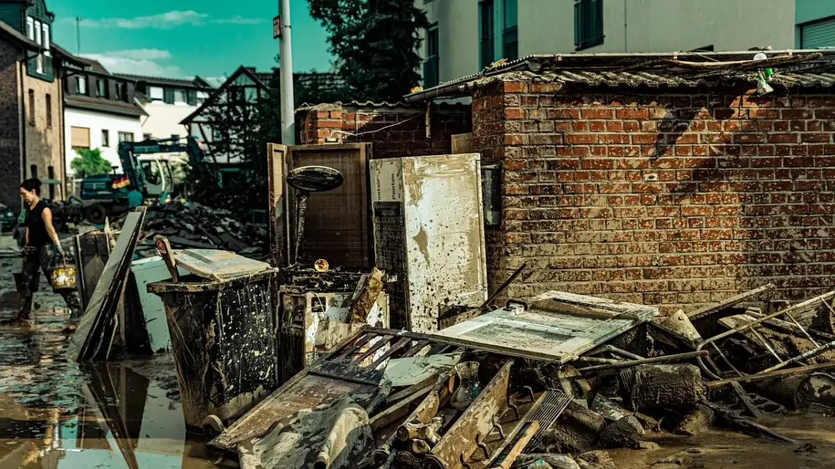 Teks Khutbah Jumat 12 Desember 2025: Peran Aktif Tokoh Agama dan Masyarakat di Tengah Bencana Teks Khutbah Jumat