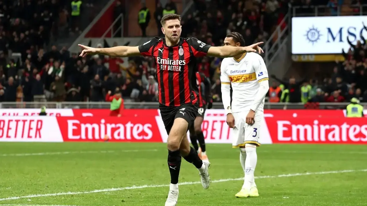 AC Milan vs Lecce 1-0, Rossoneri Terus Tekan Inter Milan