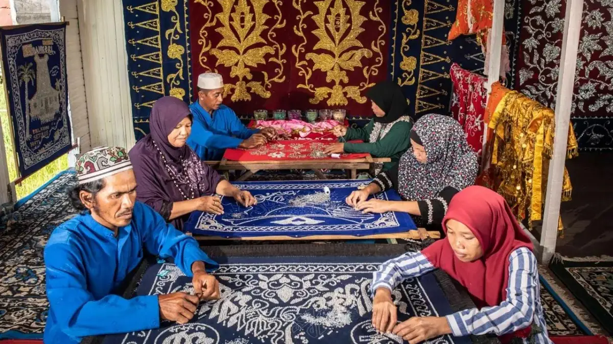 Perkuat Ekonomi Kerakyatan Berbasis Komunitas, BRI Berdayakan Lebih dari 42 Ribu Klaster Usaha Perkuat Ekonomi Kerakyatan Berbasis Komunitas, BRI Berdayakan Lebih dari 42 Ribu Klaster Usaha