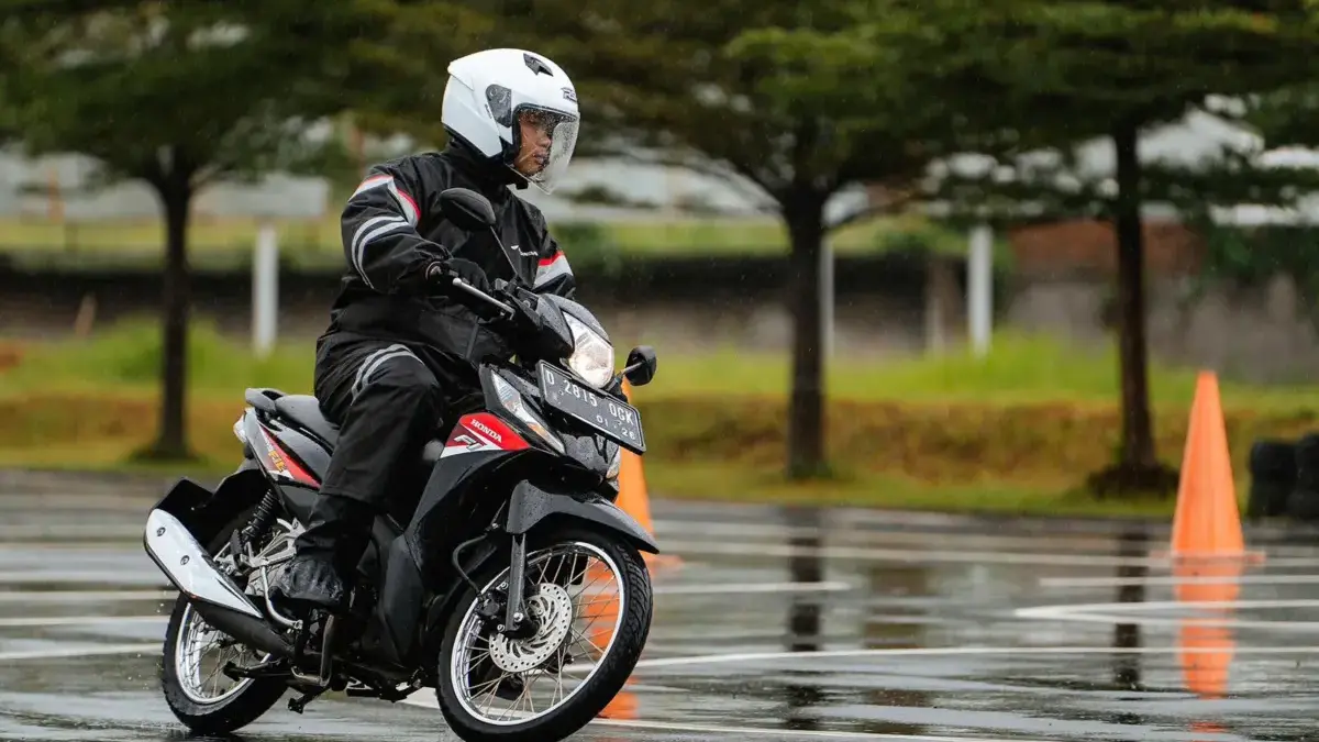Tips Merawat Sepeda Motor di Musim Hujan Rilis DAM