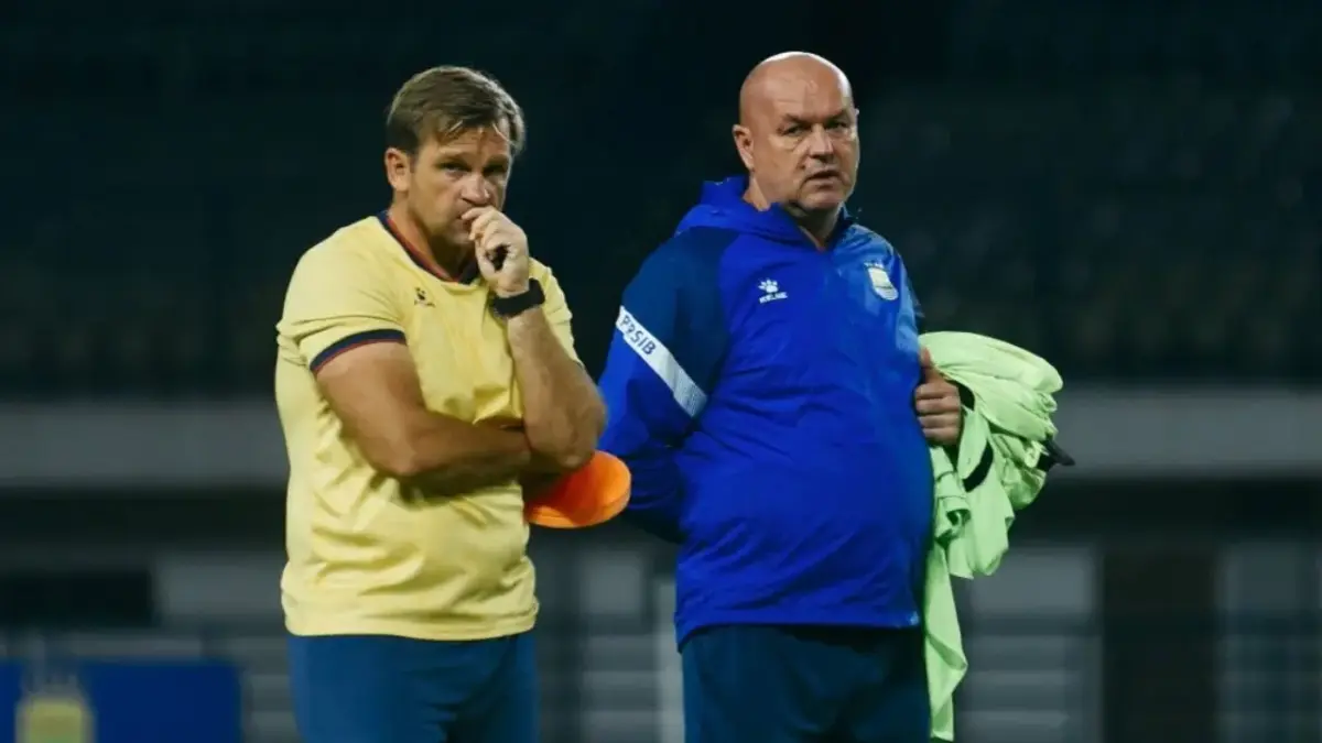 Persib Imbang 2-2 Lawan Persebaya, Bojan Hodak Pilih Tak Komentari Wasit