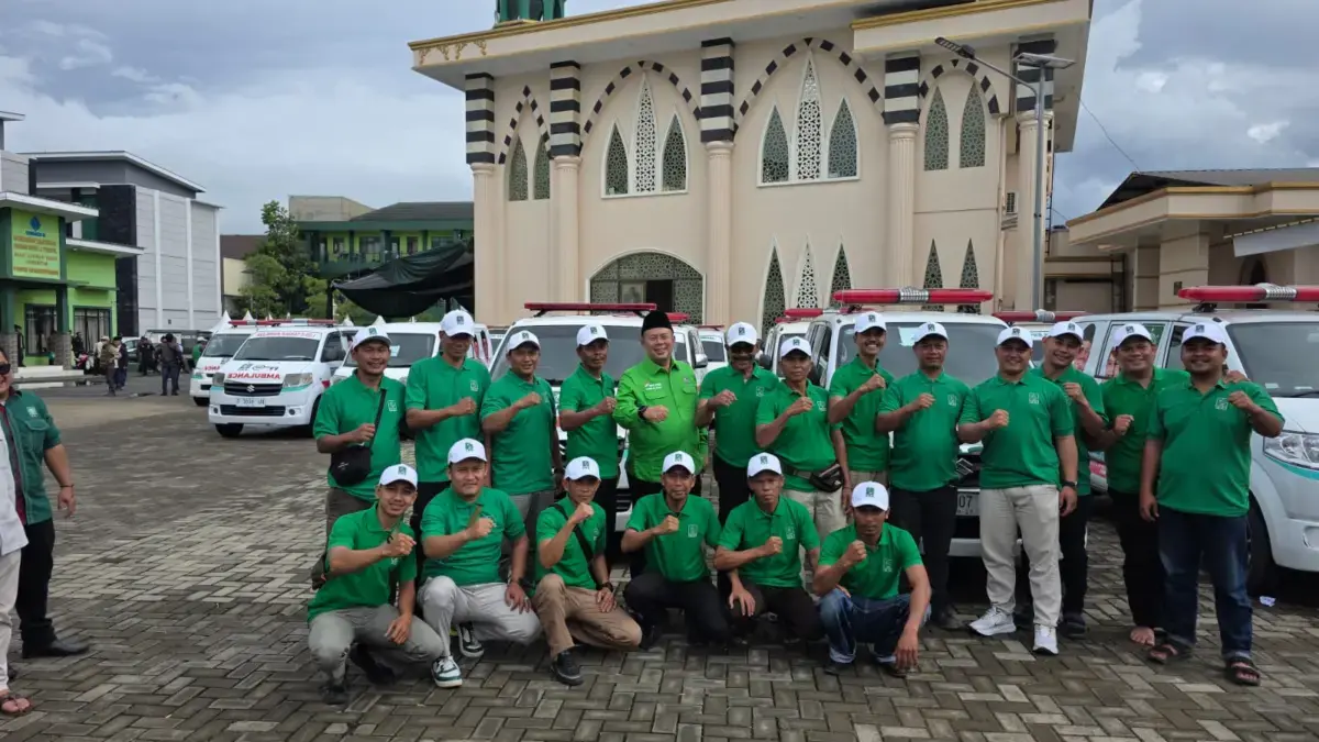 Waka DPR RI Serahkan Ambulans PKB Siaga, Dorong Kader Selalu Hadir di Masyarakat