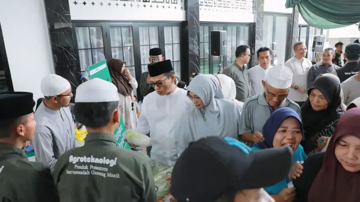Bupati Bandung Kang DS Gelar Pasar Murah dan Santuni Ribuan Anak Yatim dan Jompo 