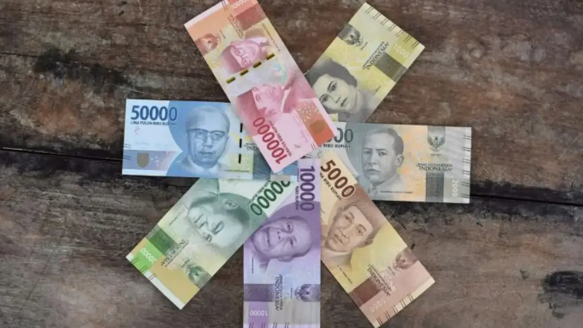 Bolehkah Tukar Uang Baru dengan Biaya Jasa? Ini Penjelasan Hukum Islam