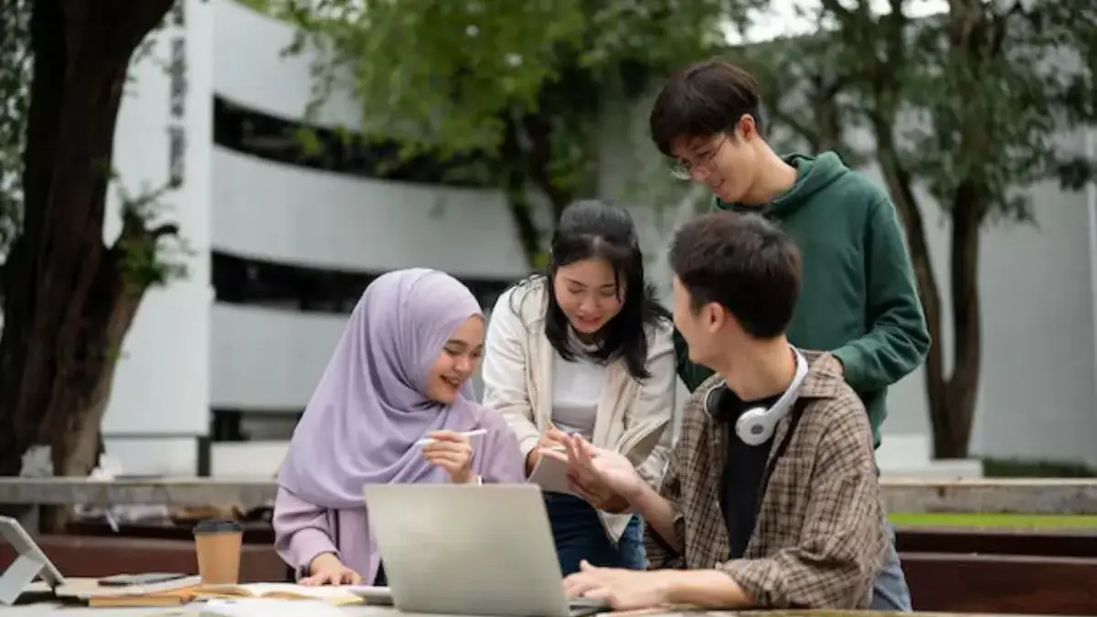 Gelar Akademik Bukan Lagi Jaminan: Pergeseran Cara Pandang Orang Tua Pasca Pengumuman SNBP 2026  