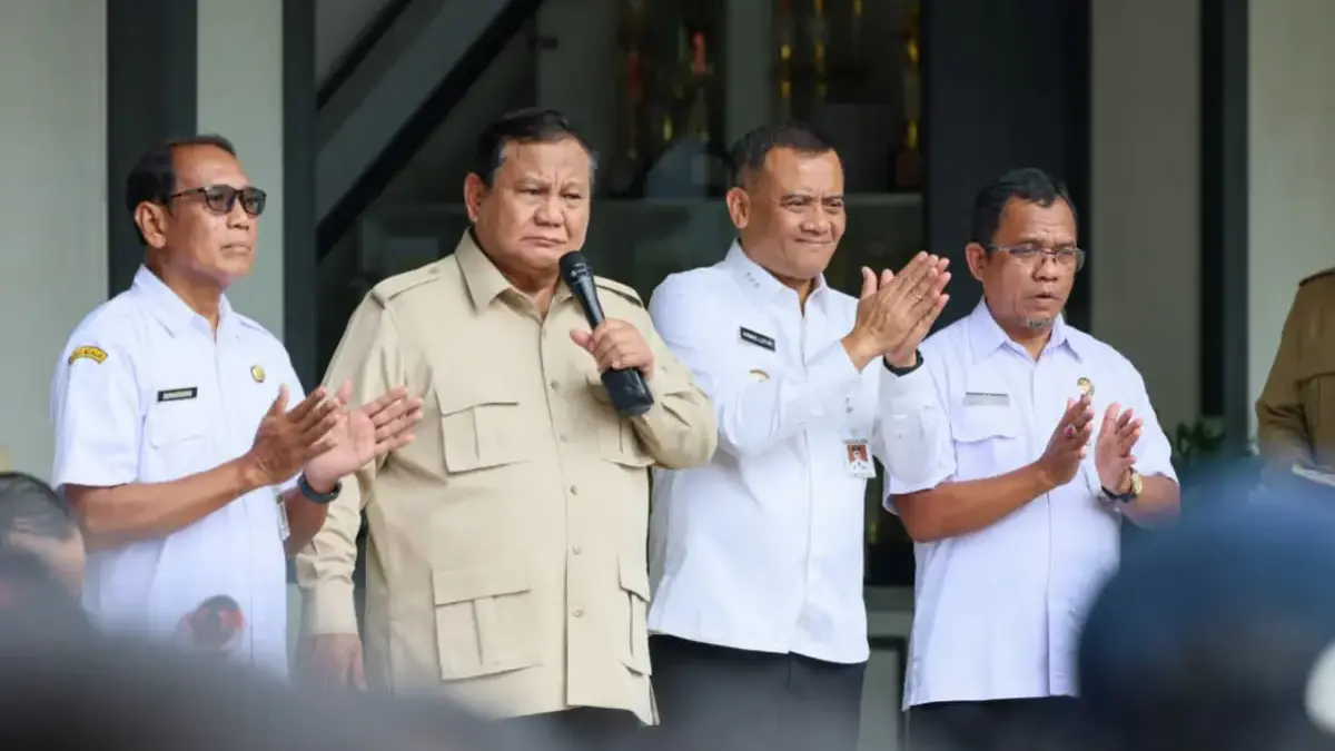 Ahmad Luthfi Dampingi Prabowo Kunjungi Sekolah di Cilacap, Para Siswa Respons Positif Program MBG