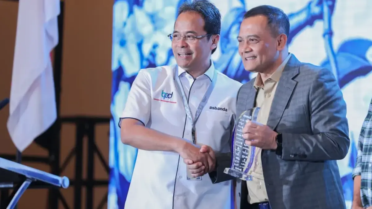 Tekankan Ekonomi Kerakyatan, Ahmad Luthfi Minta Bank Jateng Prioritaskan KUR 