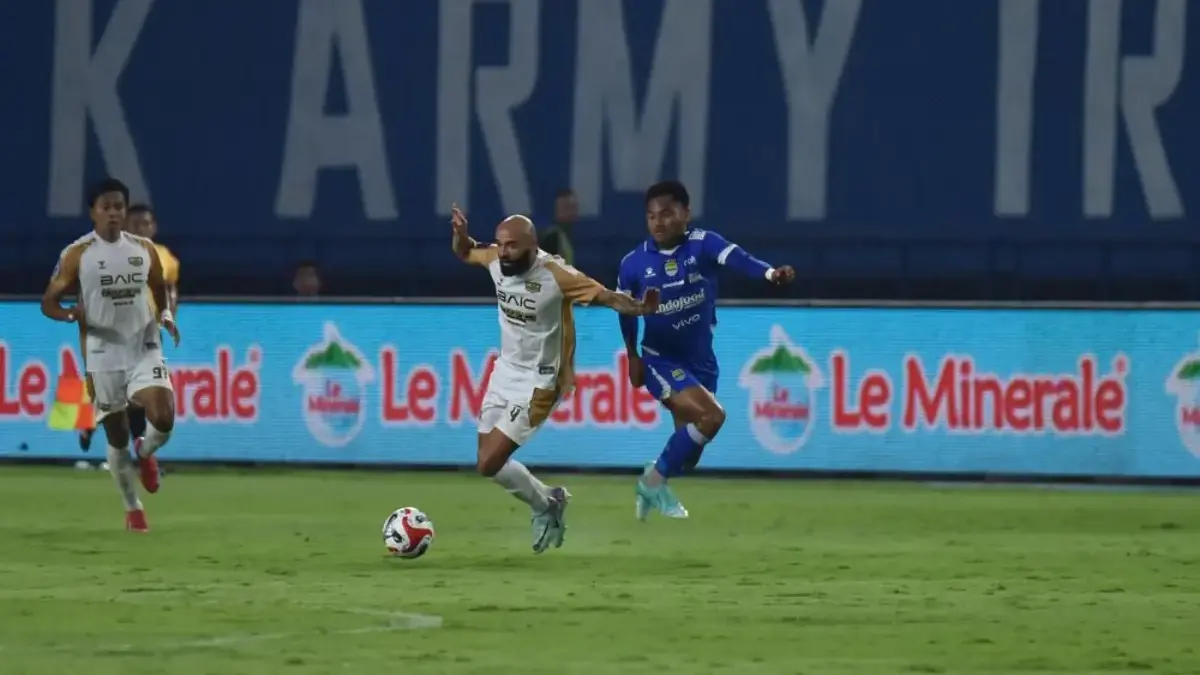 Persib vs Dewa United