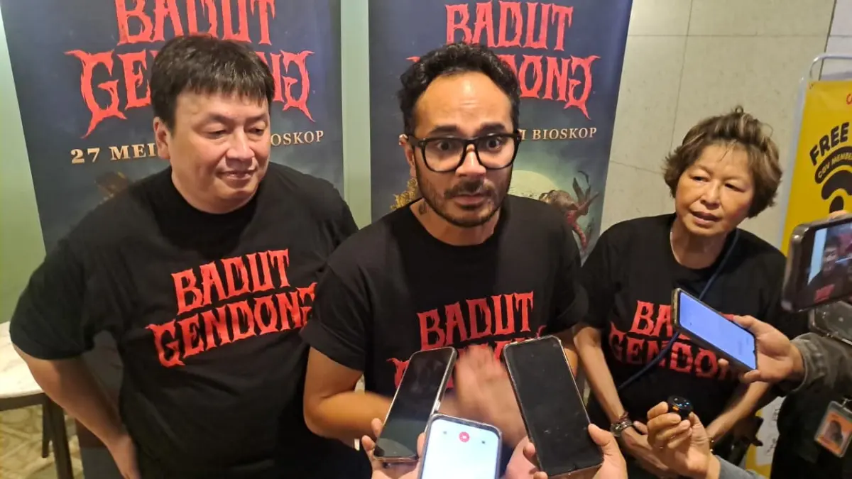 Teror Badut Gendong Sambangi Bandung, Charles Gozali dan Marthino Lio Bikin Braga Mencekam