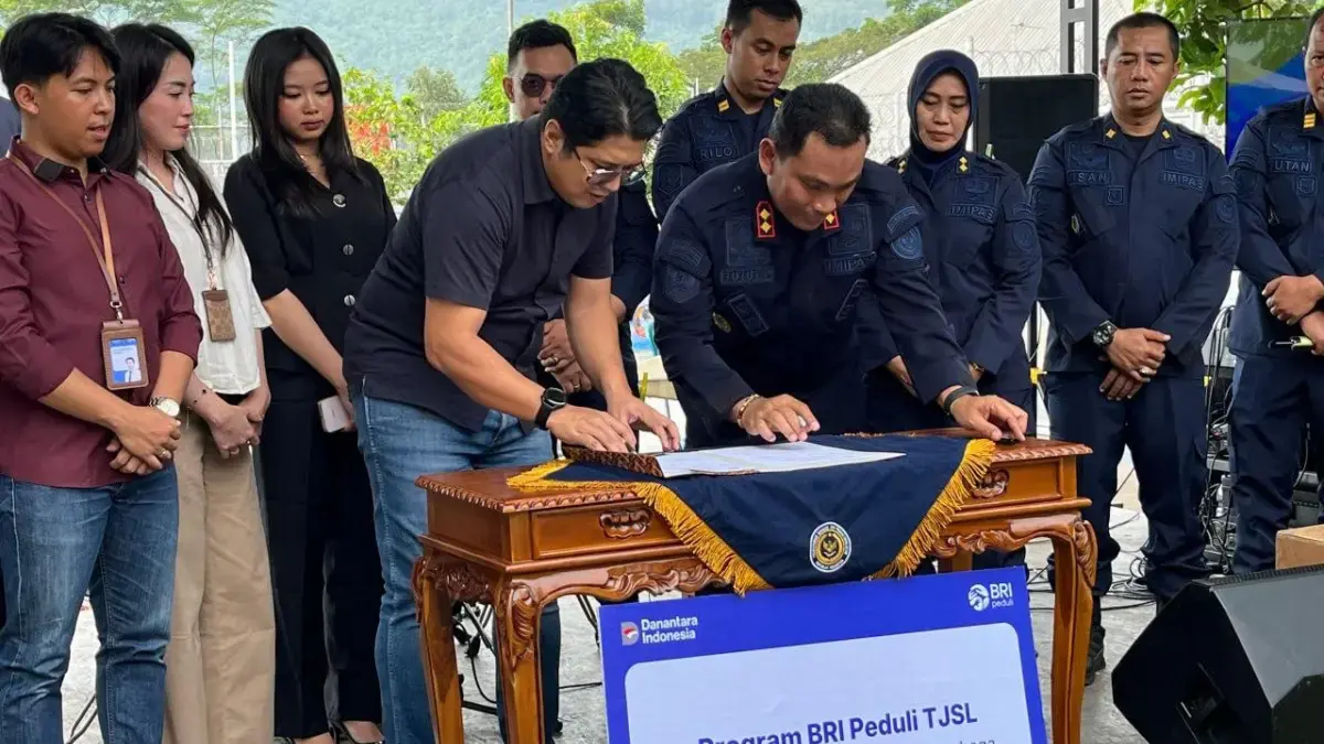 BRI Penyerahan Ambulan