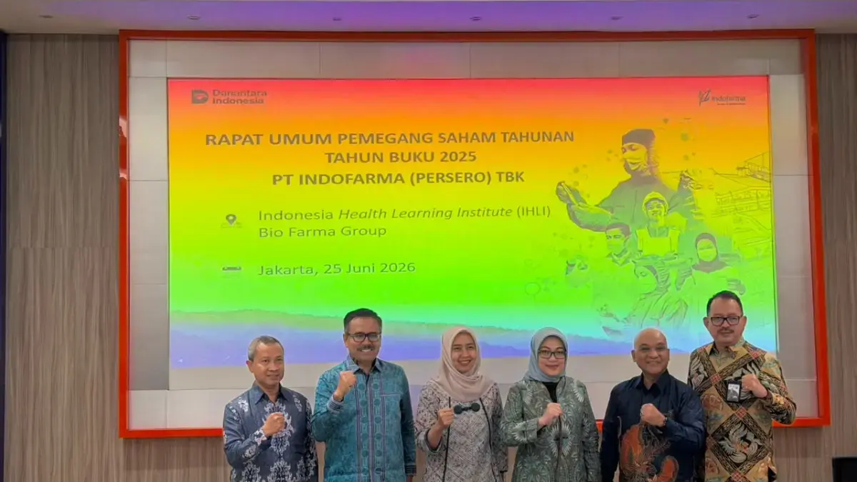 Holding Farmasi