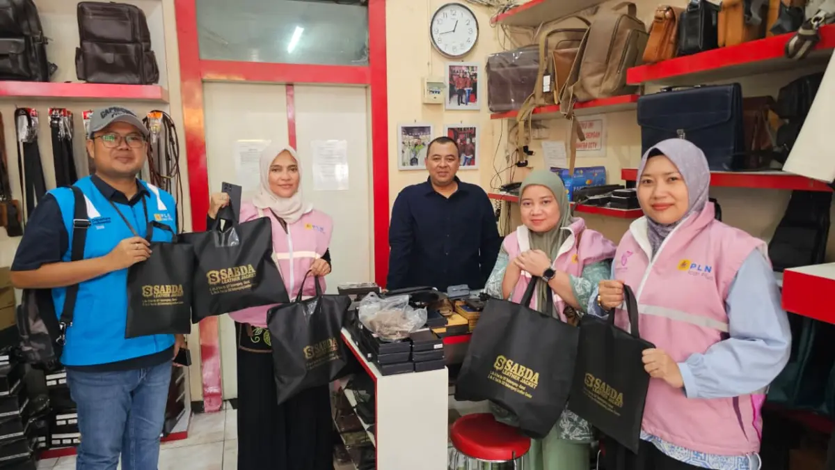 PLN Icon Plus Dorong UMKM Lokal Garut melalui Iconnectivity for Indonesia Sabda Leather Industries