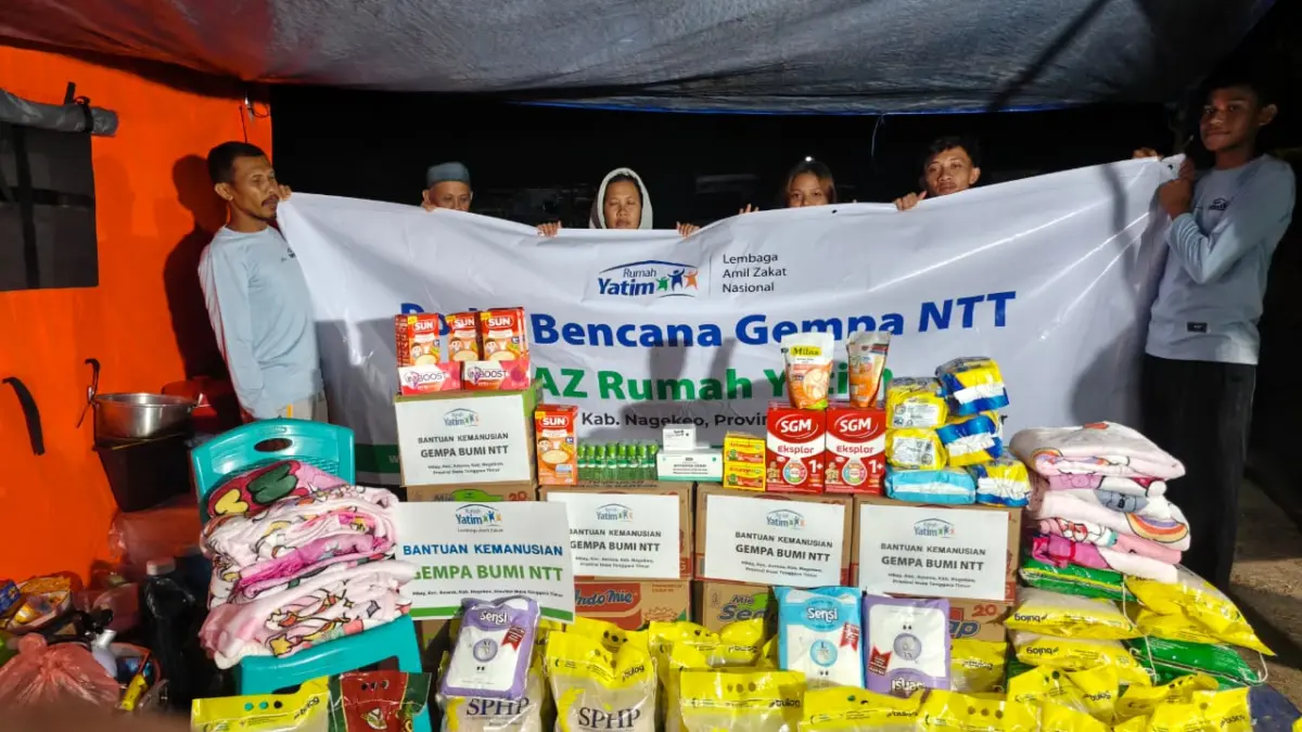 Rumah Yatim Salurkan 2.937 Bantuan untuk Sekitar 7.000 Pengungsi Bencana di NTT