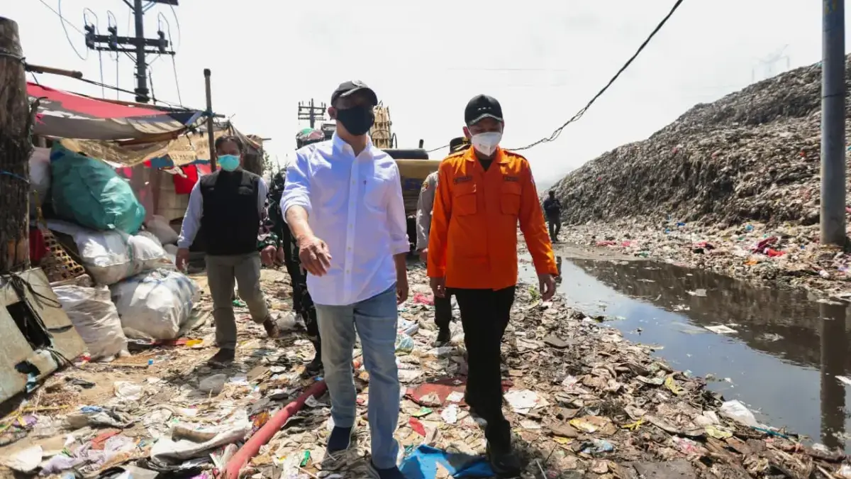 Ahmad Luthfi Tinjau TPA Putri Cempo, Pemadaman dan Perlindungan Warga Menjadi Prioritas