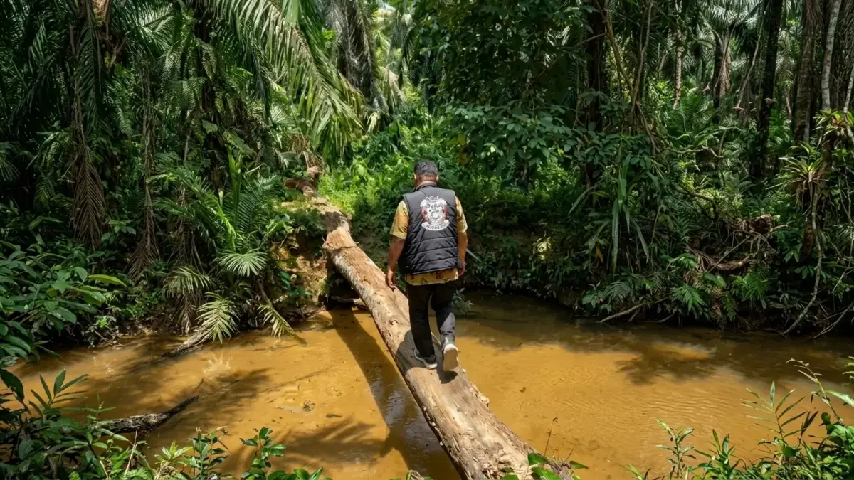 Harus Lewati Jalan Berlumpur dan Minim Sinyal di Rantau Prapat, Kepala Unit BRI Menemani UMKM untuk Naik Kelas Kepala Unit BRI Sigambal, Branch Office BRI Rantau Prapat, Sumatera Utara, M A Hasibuan