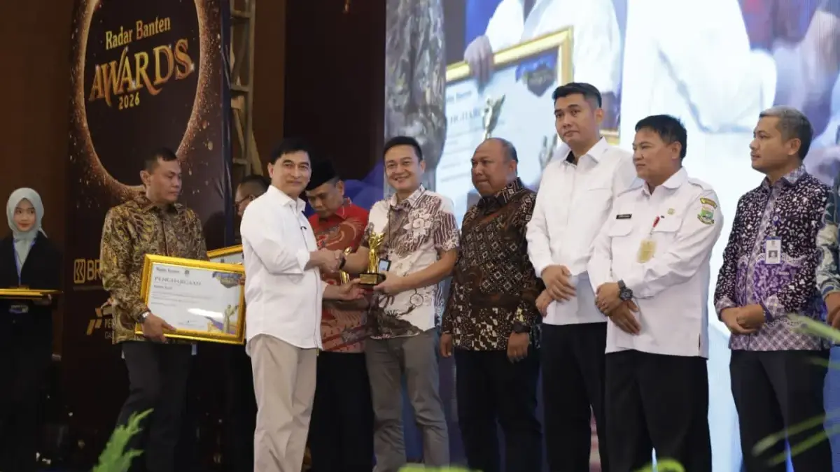 bank bjb Raih Penghargaan Inovasi Pengembangan Ekonomi dan UMKM melalui Kolaborasi Agen Laku Pandai RADAR BANTEN AWARD