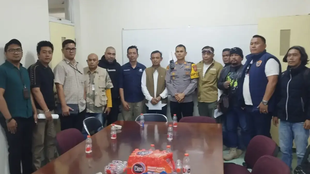 Warga Demo Summarecon Bandung Tuntut Dibukanya Kembali Akses ke Pemakaman