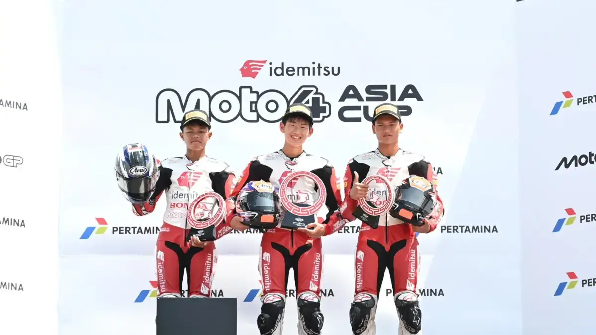 Naik podium