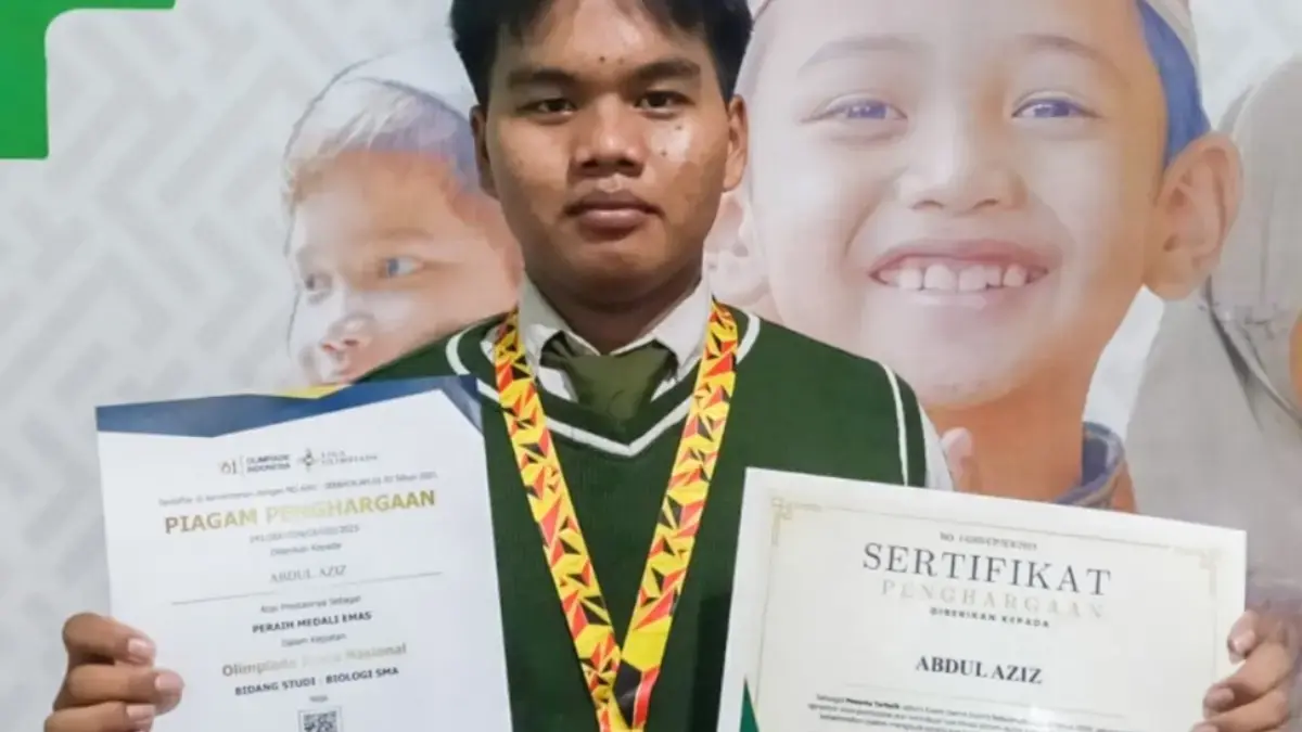 Anak asuh Rumah Yatim, Abdul Azis, berhasil menyabet Medali Emas Olimpiade Nasional Bidang Biologi tingkat SMA